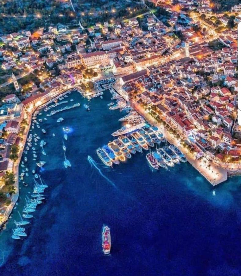 Apartments Luci Χβαρ Εξωτερικό φωτογραφία