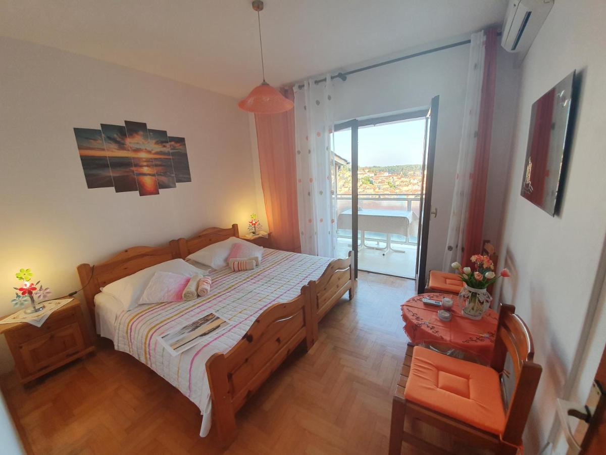 Apartments Luci Χβαρ Εξωτερικό φωτογραφία