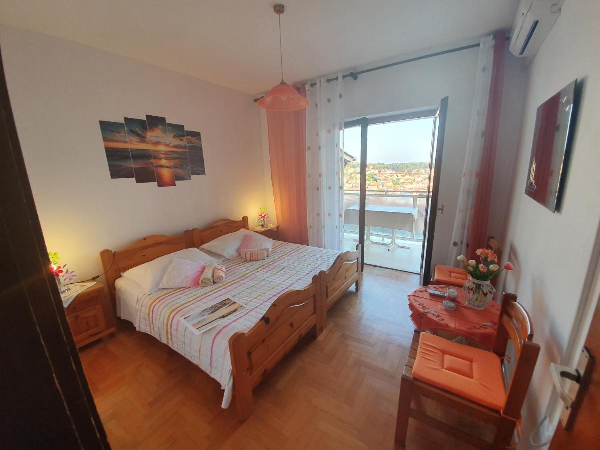 Apartments Luci Χβαρ Εξωτερικό φωτογραφία