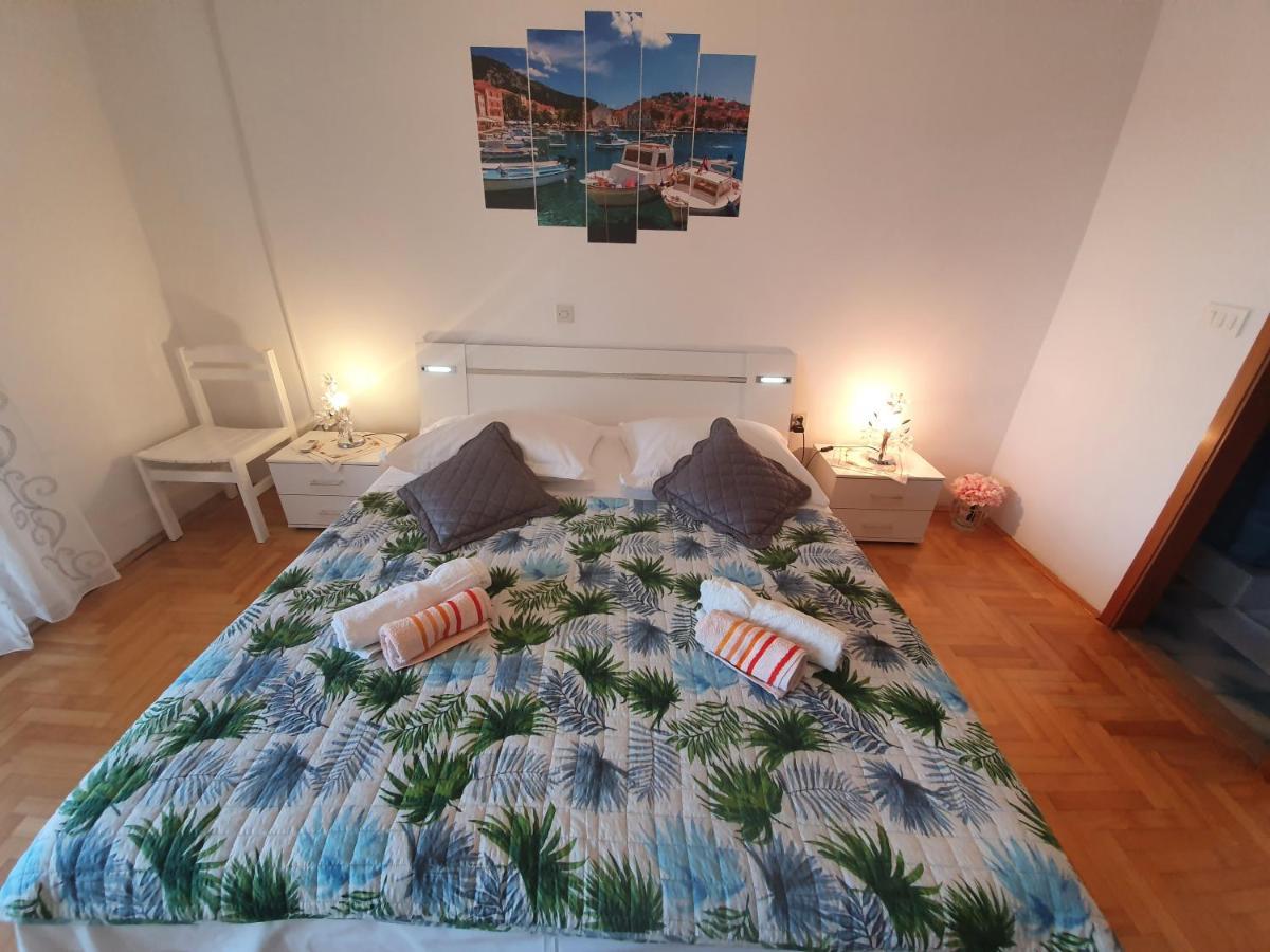 Apartments Luci Χβαρ Εξωτερικό φωτογραφία