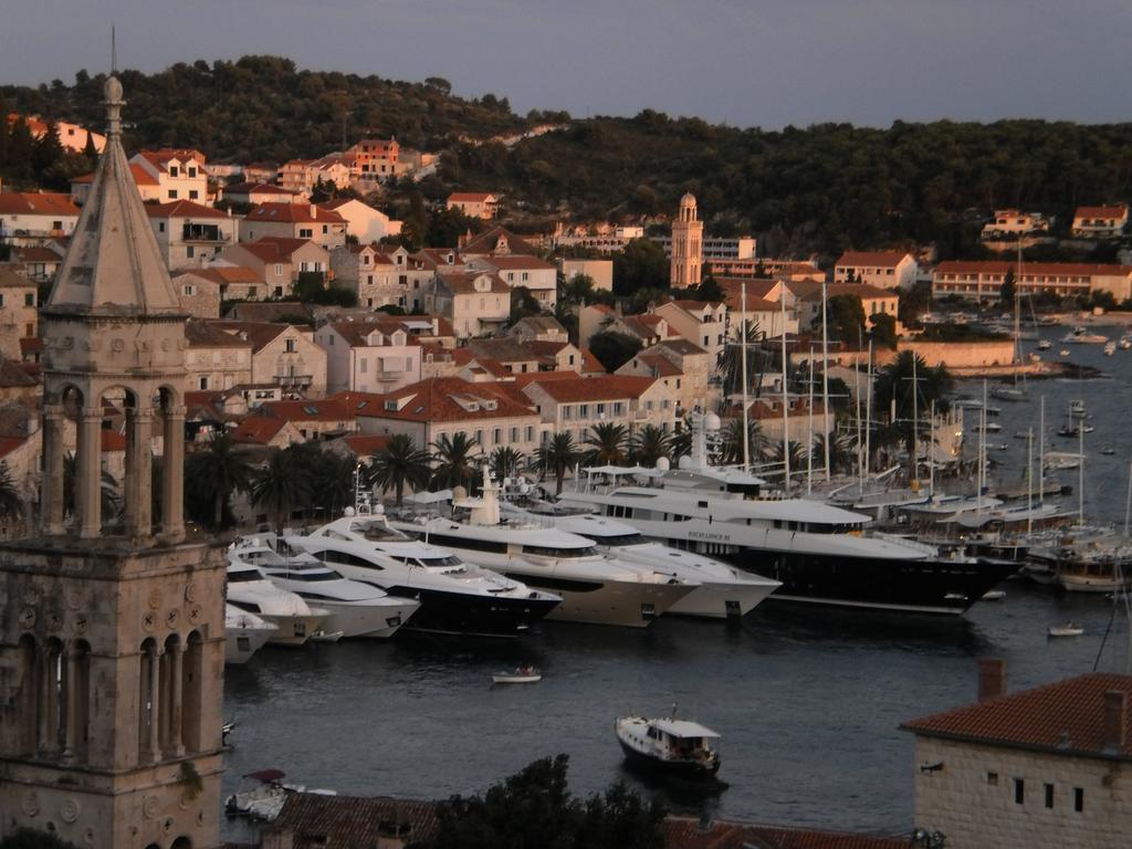 Apartments Luci Χβαρ Δωμάτιο φωτογραφία