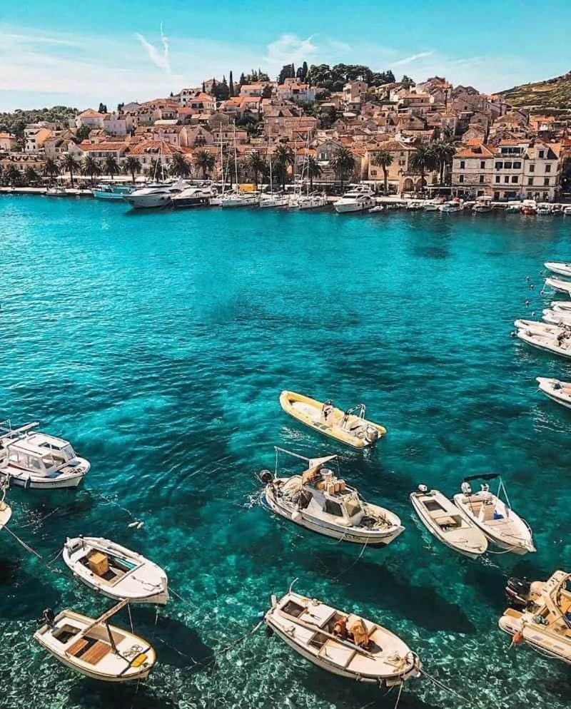 Apartments Luci Χβαρ Δωμάτιο φωτογραφία