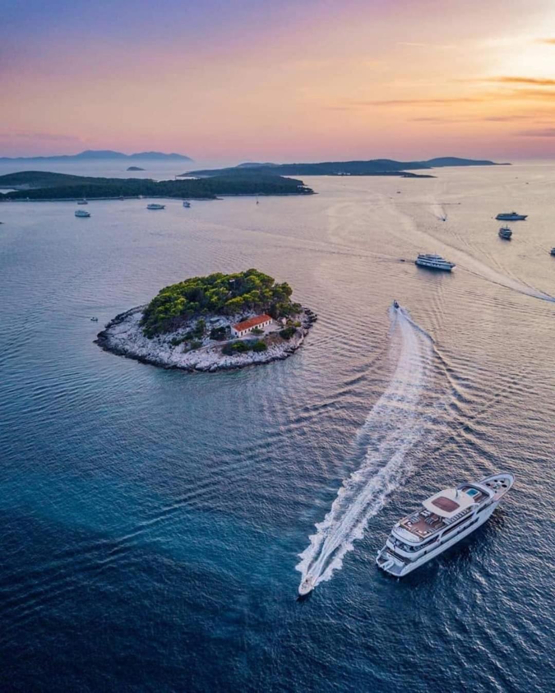 Apartments Luci Χβαρ Δωμάτιο φωτογραφία
