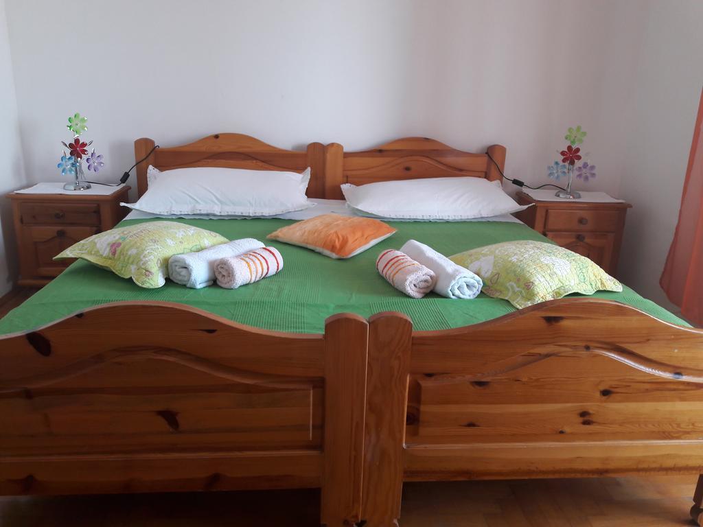 Apartments Luci Χβαρ Εξωτερικό φωτογραφία